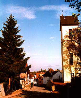 Geispitzen - Kirche und Haupstrasse (Foto B. Lambert)