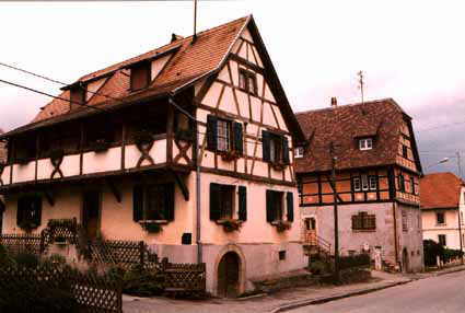 Nieder-Magstatt - Hàuser an der Hauptstrasse (Foto B. Lambert)